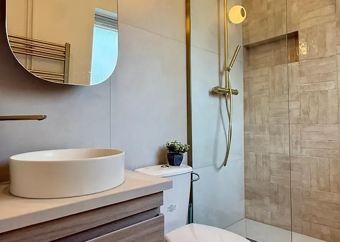 New Apprt 2 Tour Eiffel