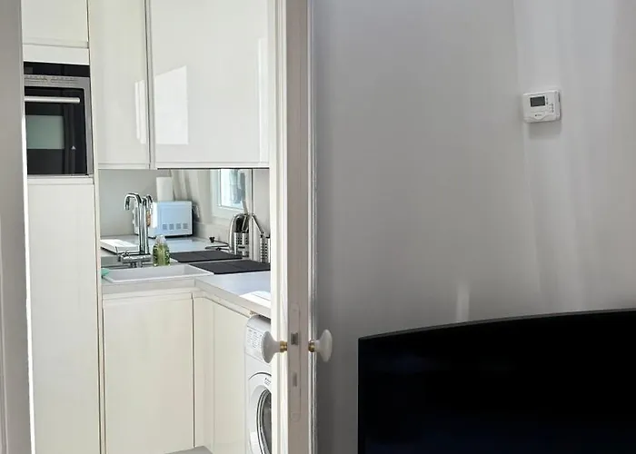 New Apprt 2 Tour Eiffel アパート パリ