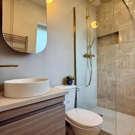 New Apprt 2 Tour Eiffel